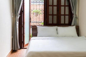Nusmile's Hostel and Travel